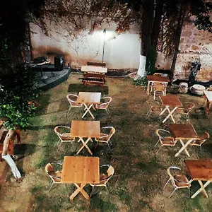Wood House Otel