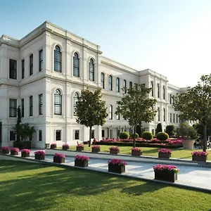 Отель Four Seasons At The Bosphorus